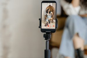 7 Langkah Mudah untuk Menambahkan GIF ke Video TikTok Anda