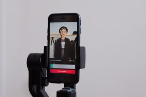 7 Langkah Mudah untuk Menambahkan Video ke Video TikTok